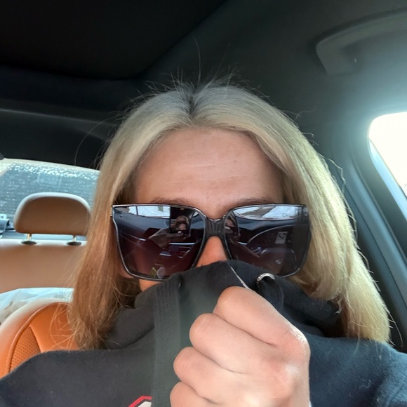 CHANEL Black and Gold Sunglasses - Picture 10 of 12